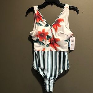 Cupshe One Piece Floral And Stripes Swimsuit Size Medium